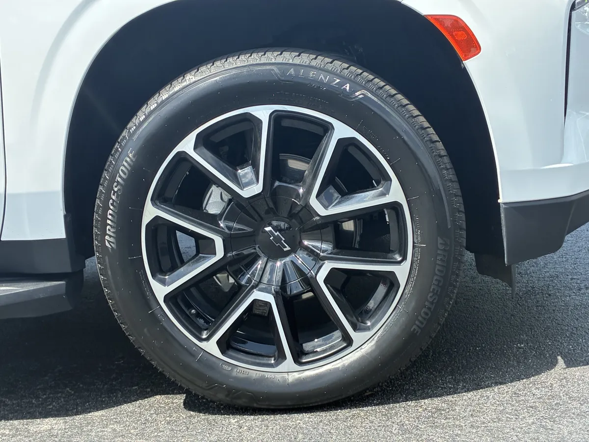 2023 Chevrolet Tahoe RST thumbnail 7