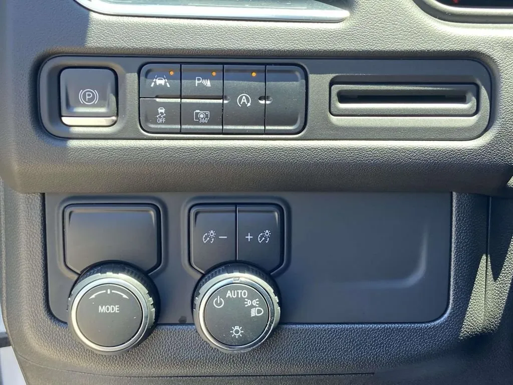 2023 Chevrolet Tahoe RST thumbnail 28