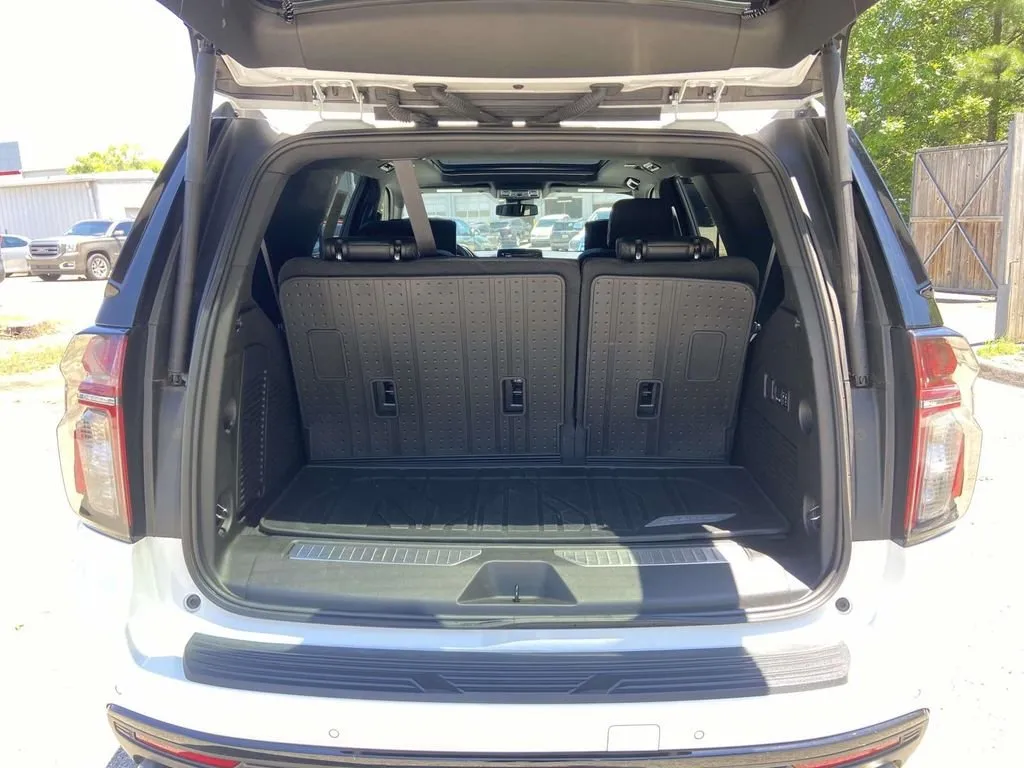 2023 Chevrolet Tahoe RST thumbnail 8