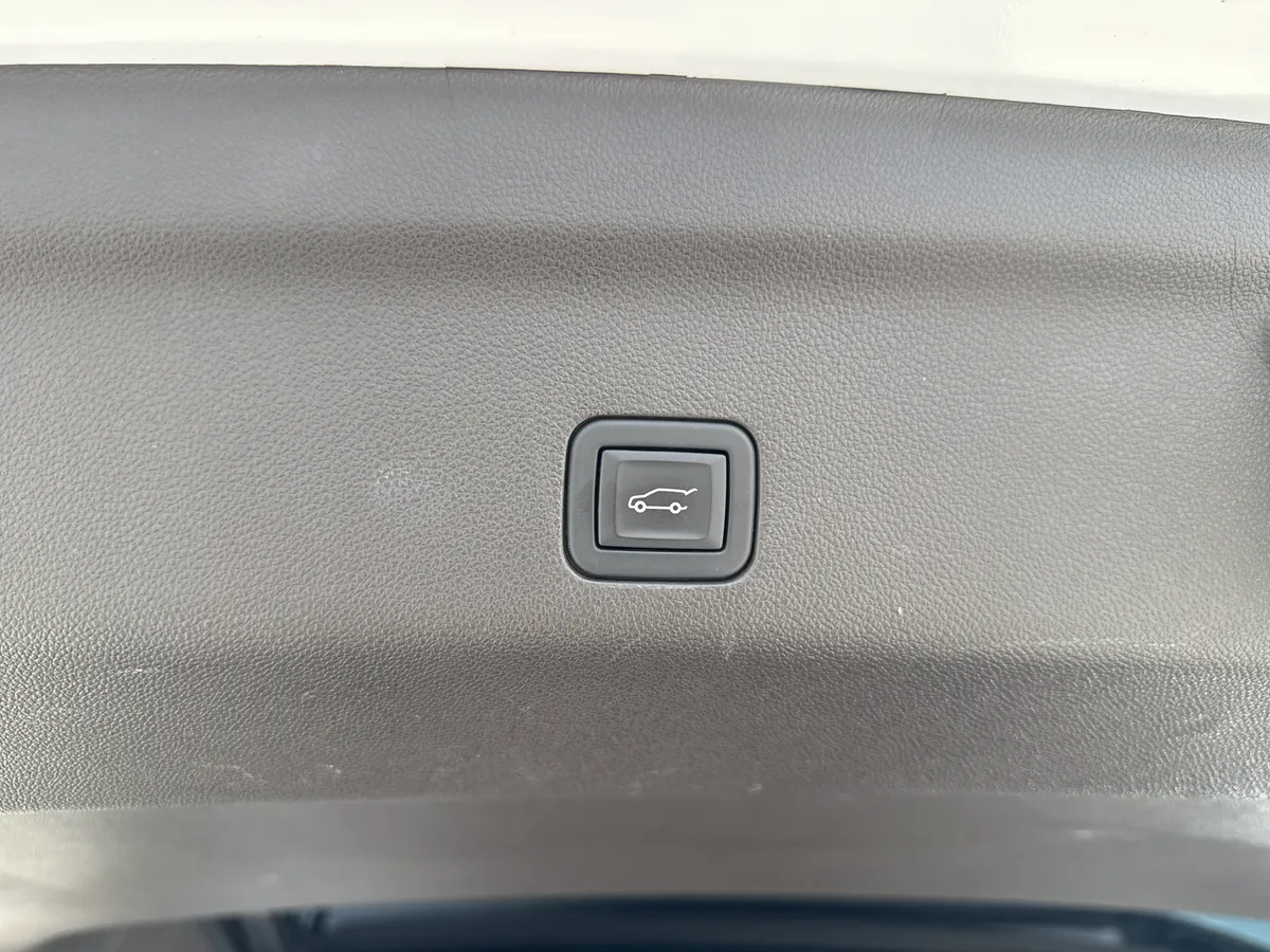 2023 Chevrolet Tahoe Z71 thumbnail 21