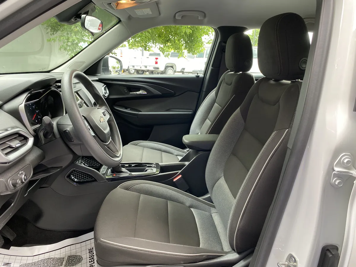 2023 Chevrolet Trailblazer LS thumbnail 15