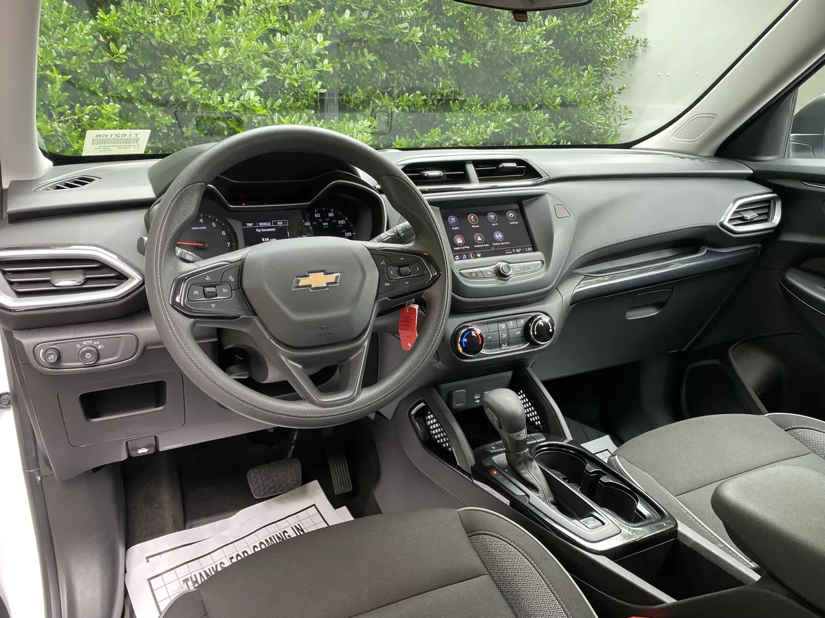 2023 Chevrolet Trailblazer LS thumbnail 30