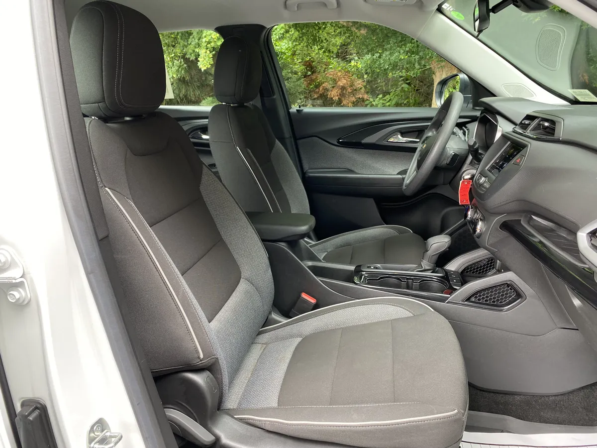 2023 Chevrolet Trailblazer LS thumbnail 32