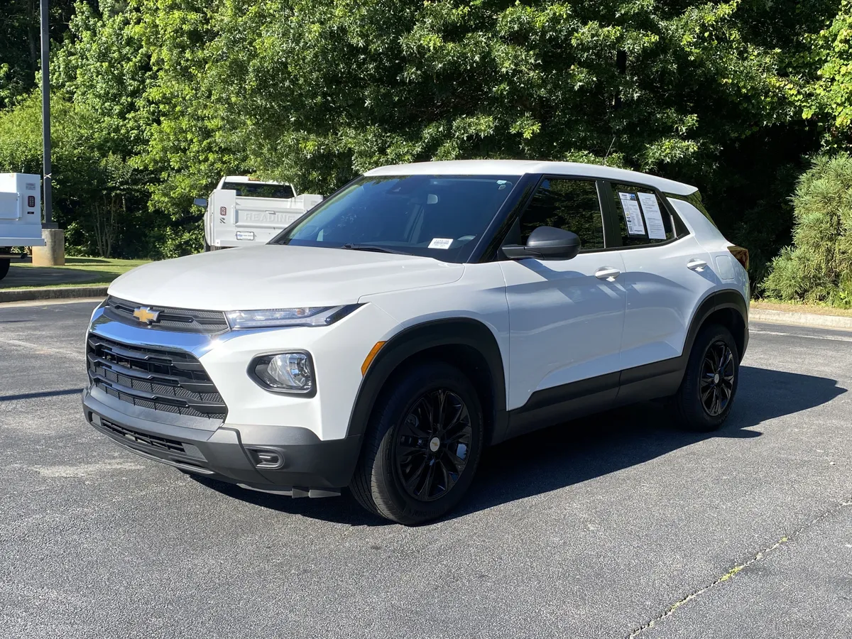 2023 Chevrolet Trailblazer LS thumbnail 4