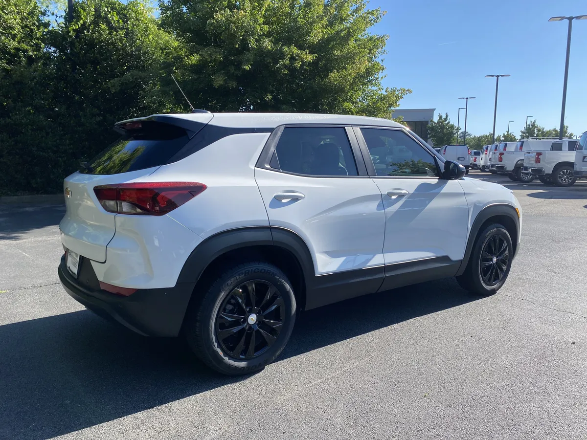 2023 Chevrolet Trailblazer LS thumbnail 8