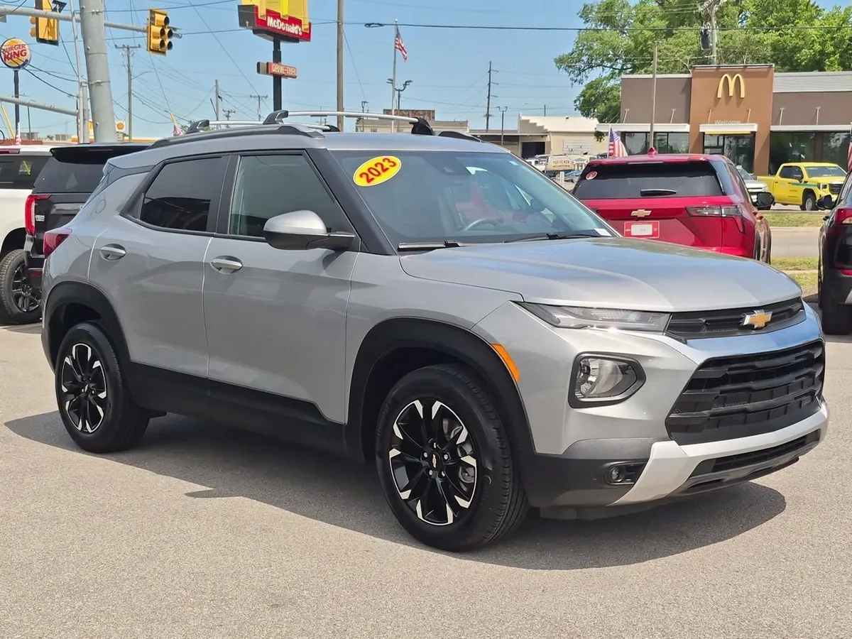 2023 Chevrolet Trailblazer LT thumbnail 2