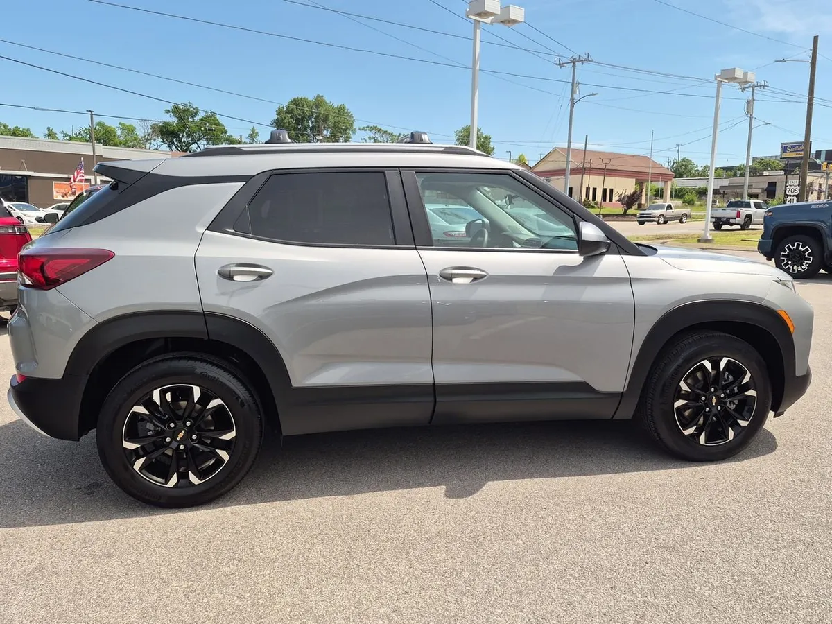 2023 Chevrolet Trailblazer LT thumbnail 9