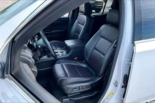2023 Chevrolet Traverse High Country thumbnail 18