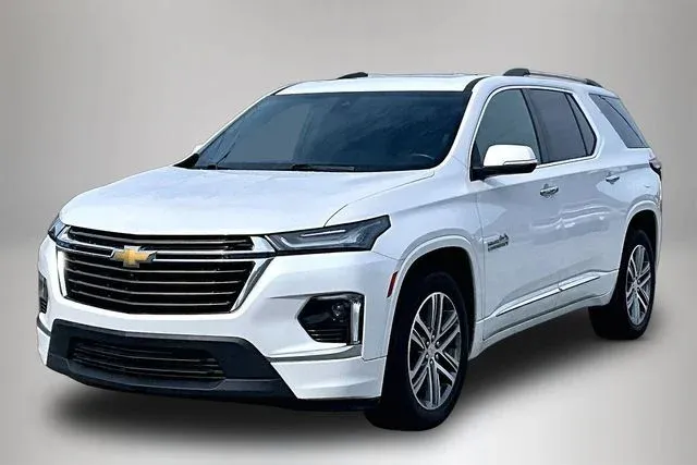 2023 Chevrolet Traverse High Country thumbnail 2