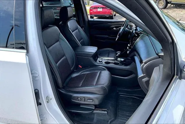 2023 Chevrolet Traverse High Country thumbnail 27