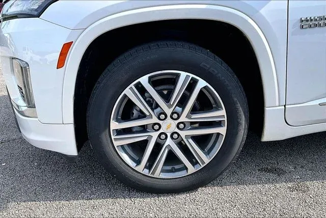2023 Chevrolet Traverse High Country thumbnail 29
