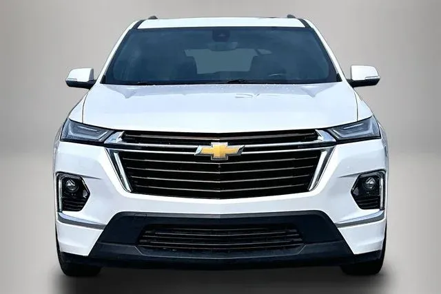 2023 Chevrolet Traverse High Country thumbnail 3