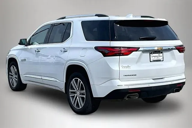 2023 Chevrolet Traverse High Country thumbnail 4