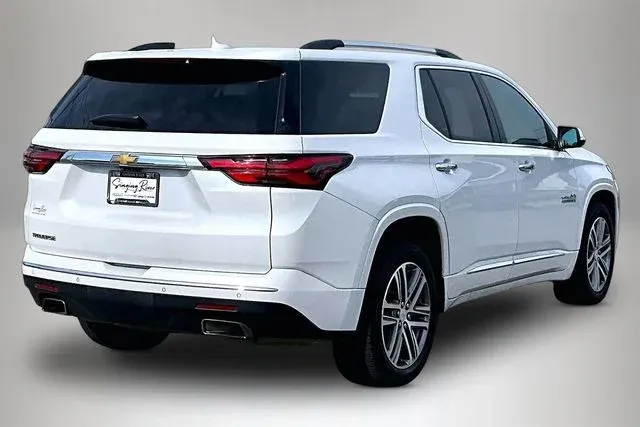 2023 Chevrolet Traverse High Country thumbnail 5
