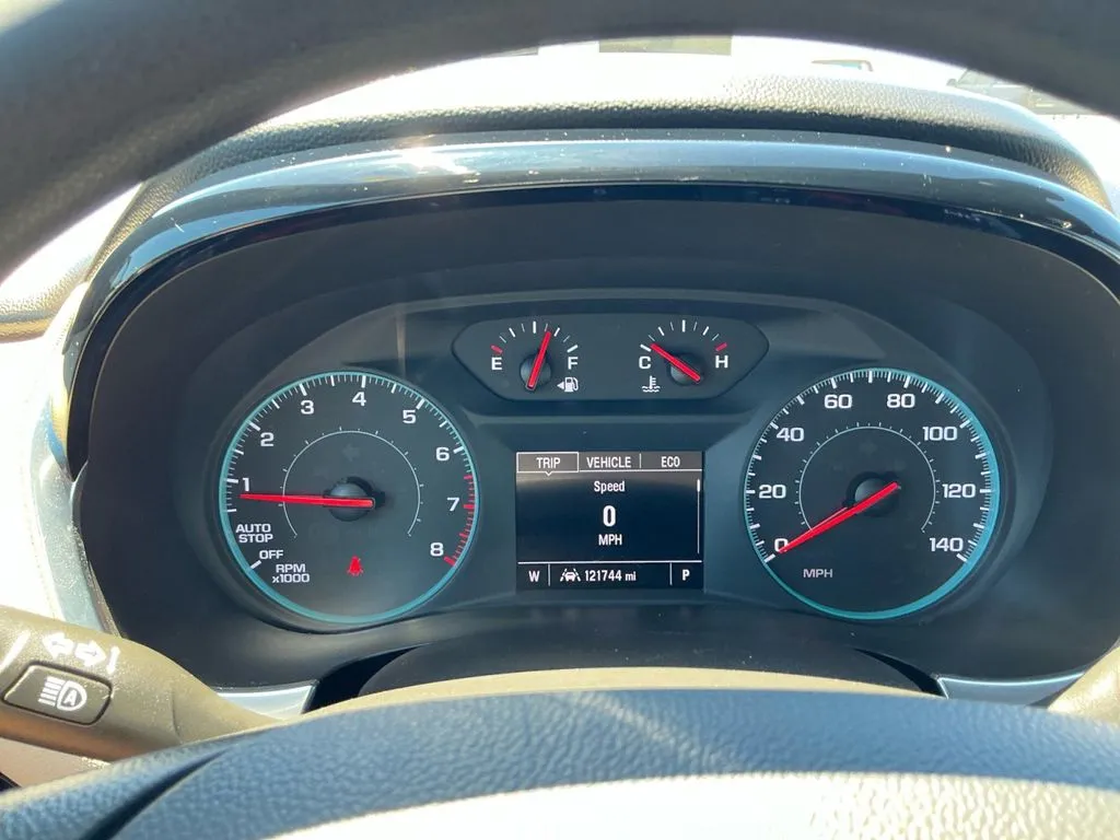 2023 Chevrolet Traverse LS thumbnail 19