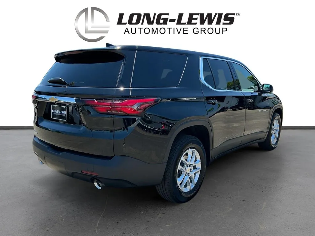 2023 Chevrolet Traverse LS thumbnail 7