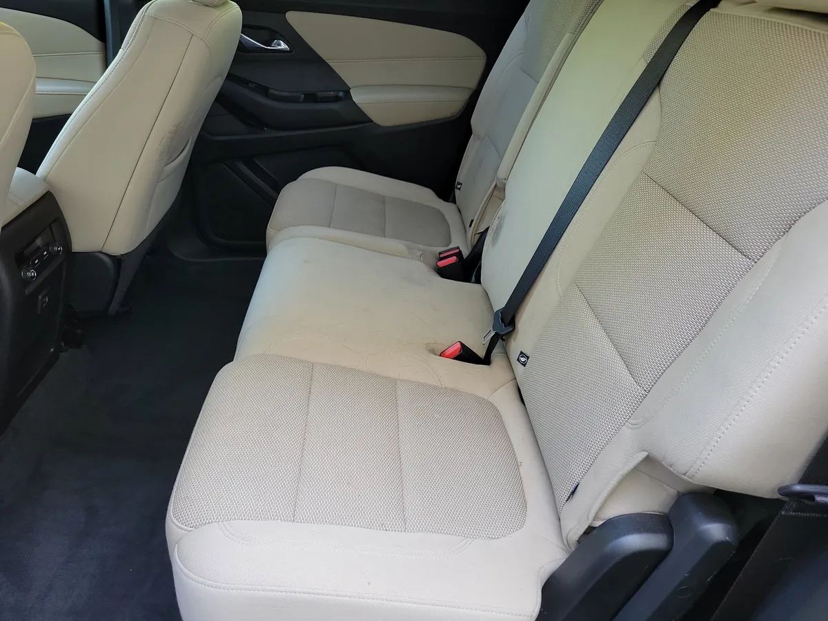 2023 Chevrolet Traverse LS w/1LS thumbnail 12