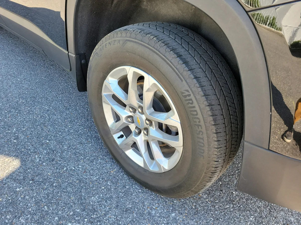 2023 Chevrolet Traverse LS w/1LS thumbnail 26