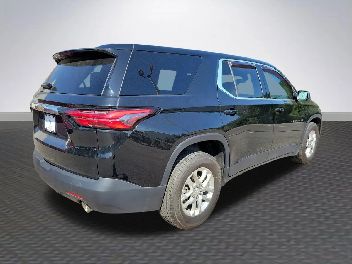 2023 Chevrolet Traverse LS w/1LS thumbnail 5