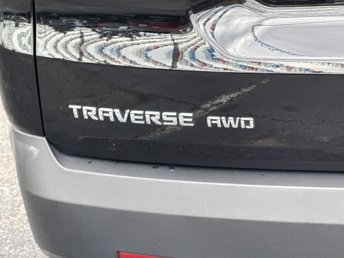 2023 Chevrolet Traverse LT Cloth thumbnail 11
