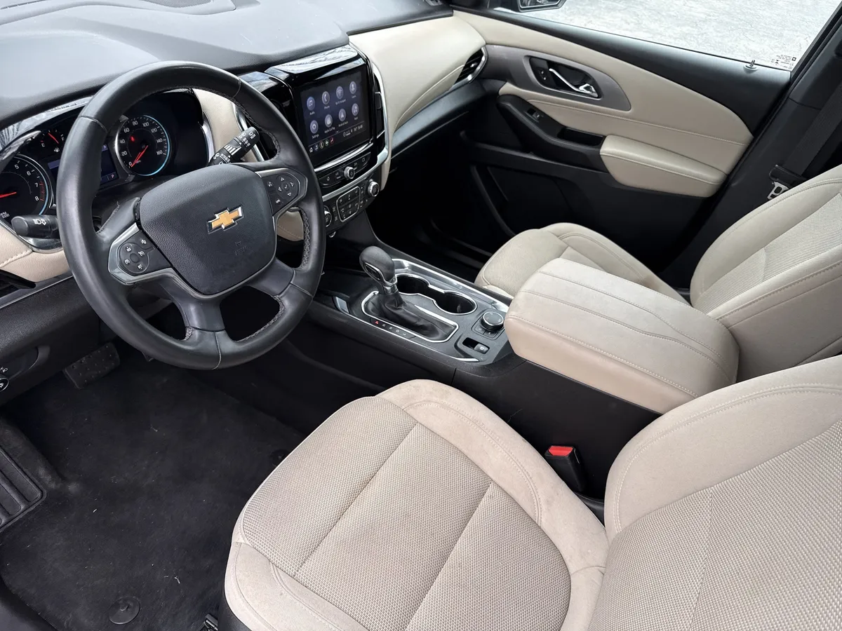 2023 Chevrolet Traverse LT Cloth thumbnail 13