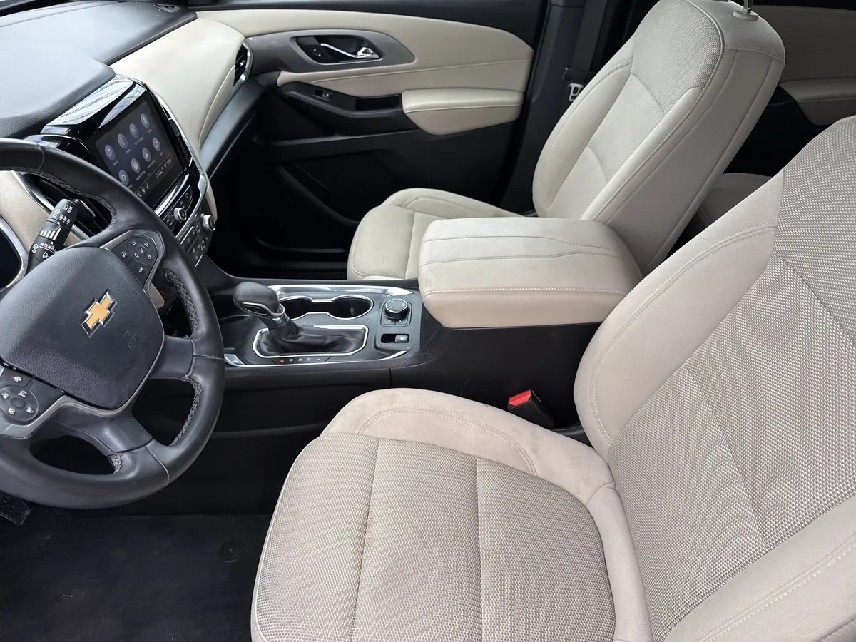 2023 Chevrolet Traverse LT Cloth thumbnail 15