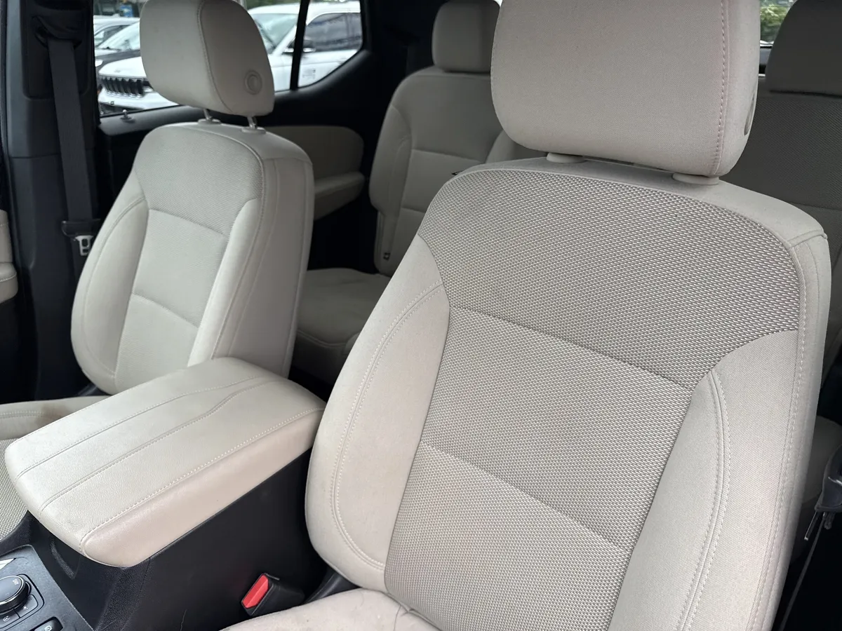 2023 Chevrolet Traverse LT Cloth thumbnail 16