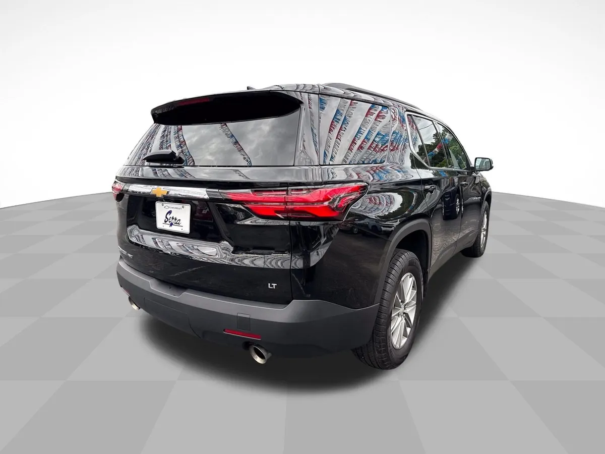 2023 Chevrolet Traverse LT Cloth thumbnail 8