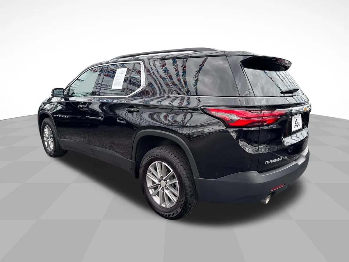 2023 Chevrolet Traverse LT Cloth thumbnail 9