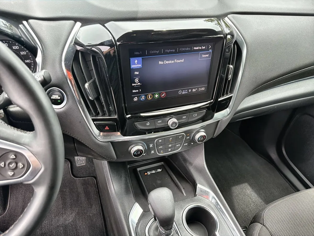 2023 Chevrolet Traverse LT Cloth thumbnail 13