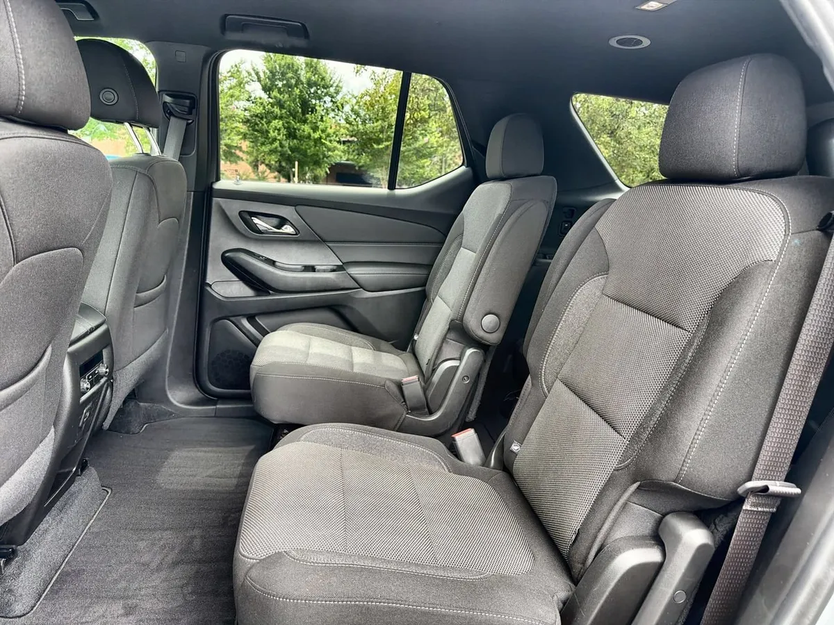 2023 Chevrolet Traverse LT Cloth thumbnail 20