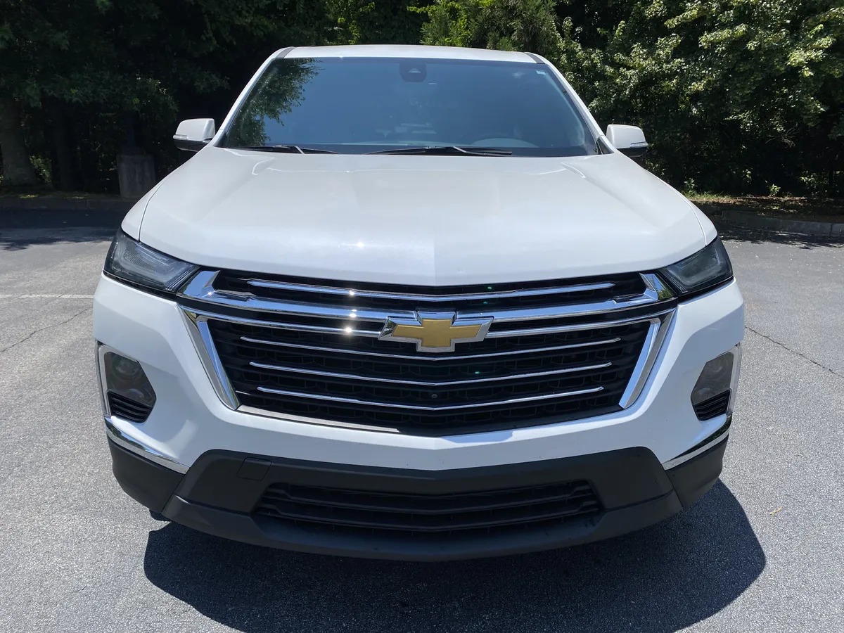 2023 Chevrolet Traverse LT Leather thumbnail 2