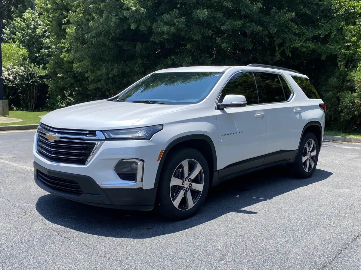 2023 Chevrolet Traverse LT Leather thumbnail 4