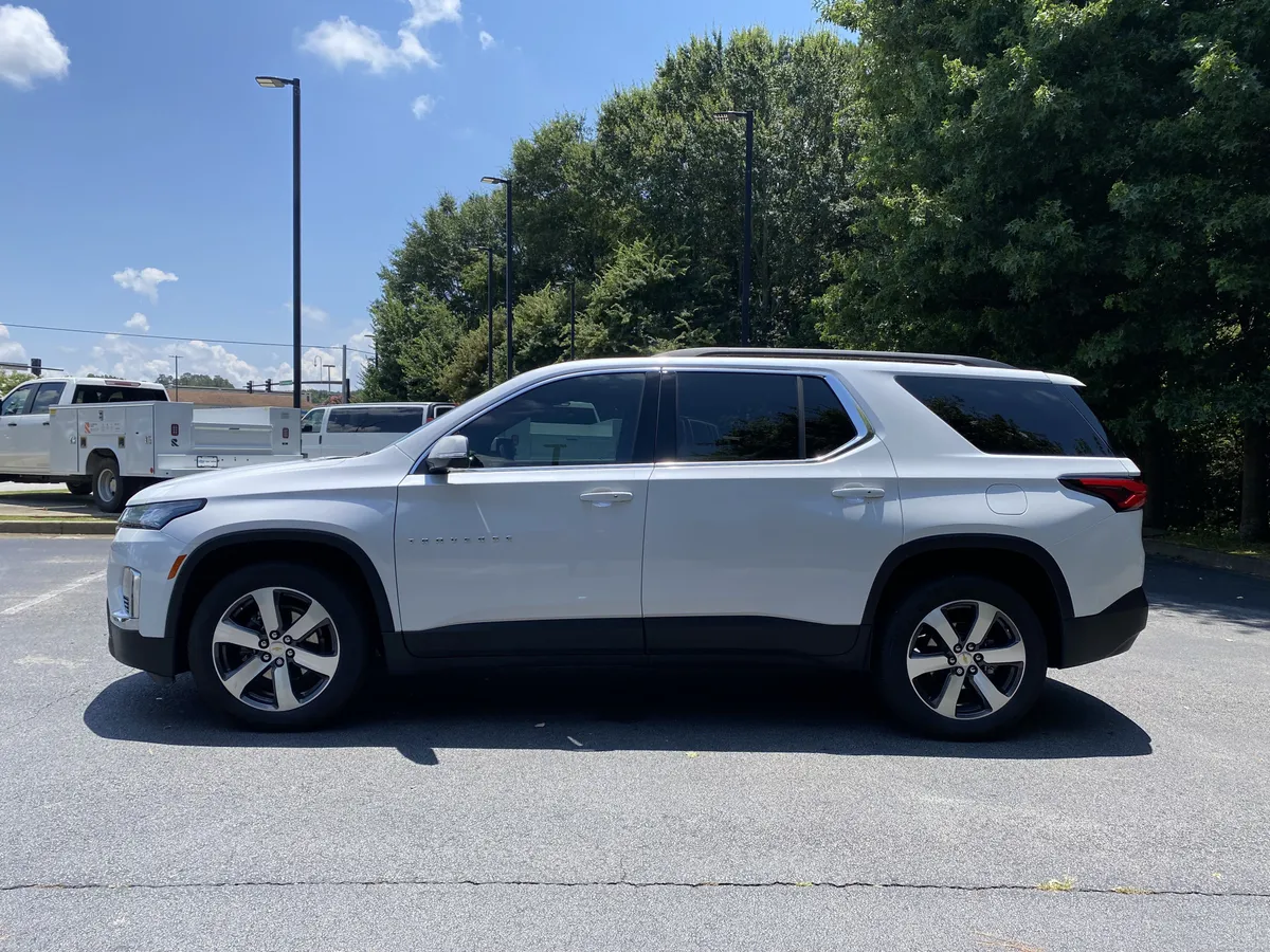 2023 Chevrolet Traverse LT Leather thumbnail 5