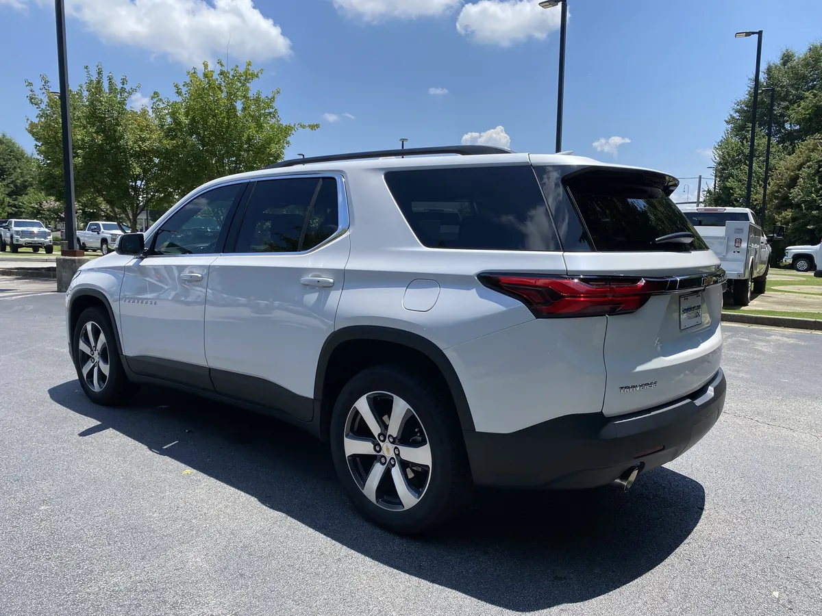2023 Chevrolet Traverse LT Leather thumbnail 6