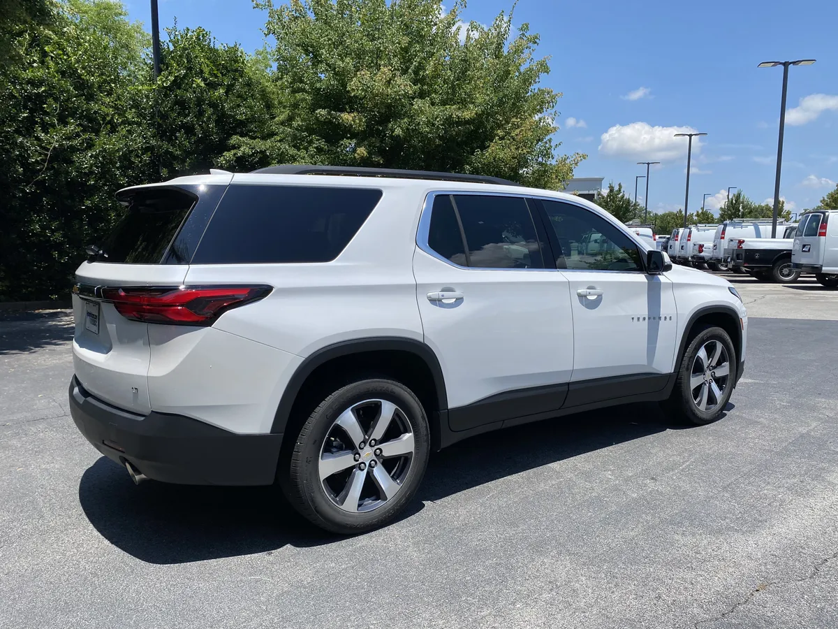 2023 Chevrolet Traverse LT Leather thumbnail 8