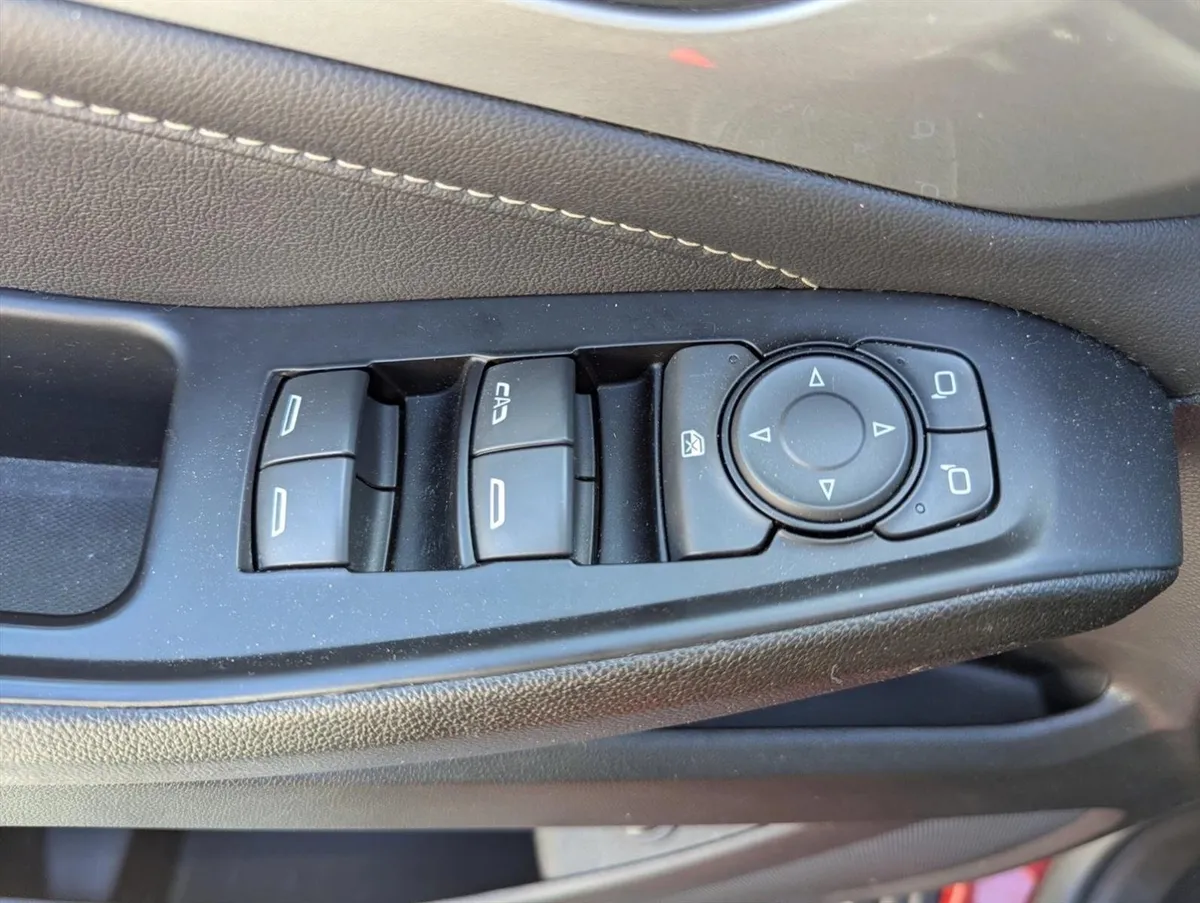 2023 Chevrolet Traverse LT Leather thumbnail 10