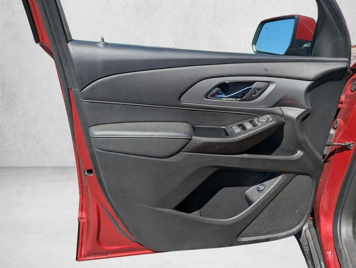 2023 Chevrolet Traverse LT Leather thumbnail 21