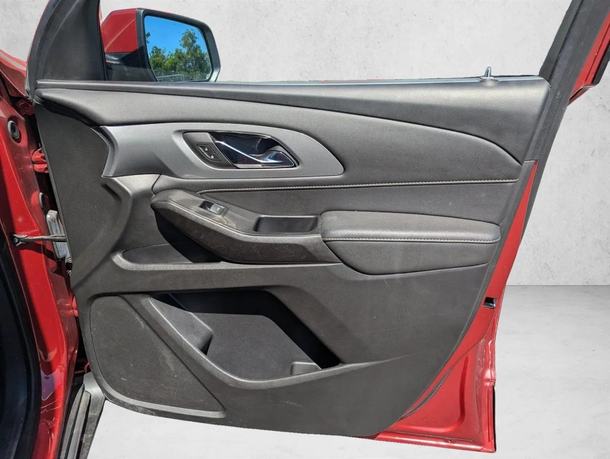 2023 Chevrolet Traverse LT Leather thumbnail 24