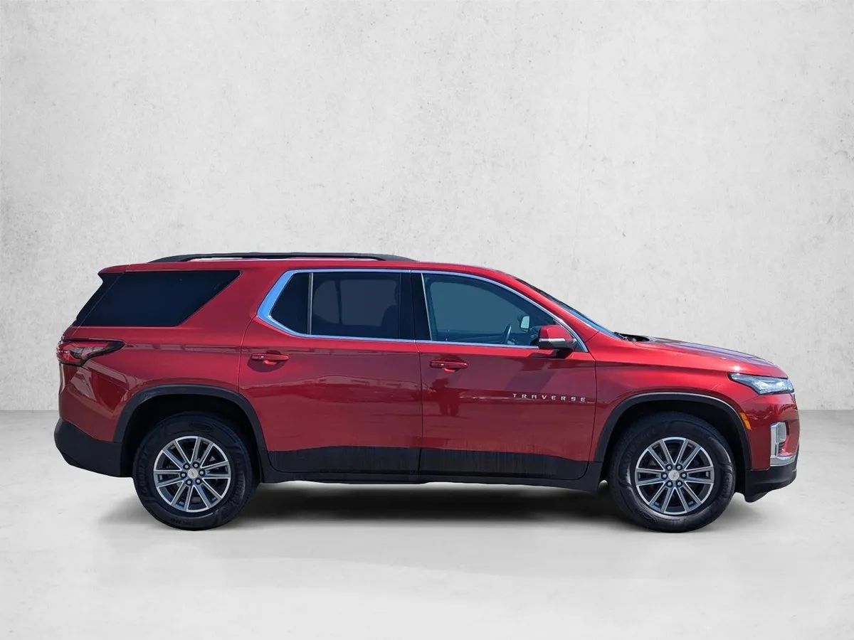 2023 Chevrolet Traverse LT Leather thumbnail 4