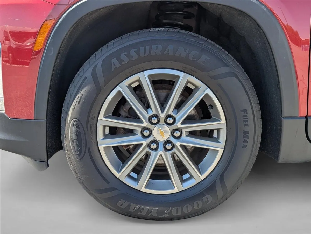2023 Chevrolet Traverse LT Leather thumbnail 9
