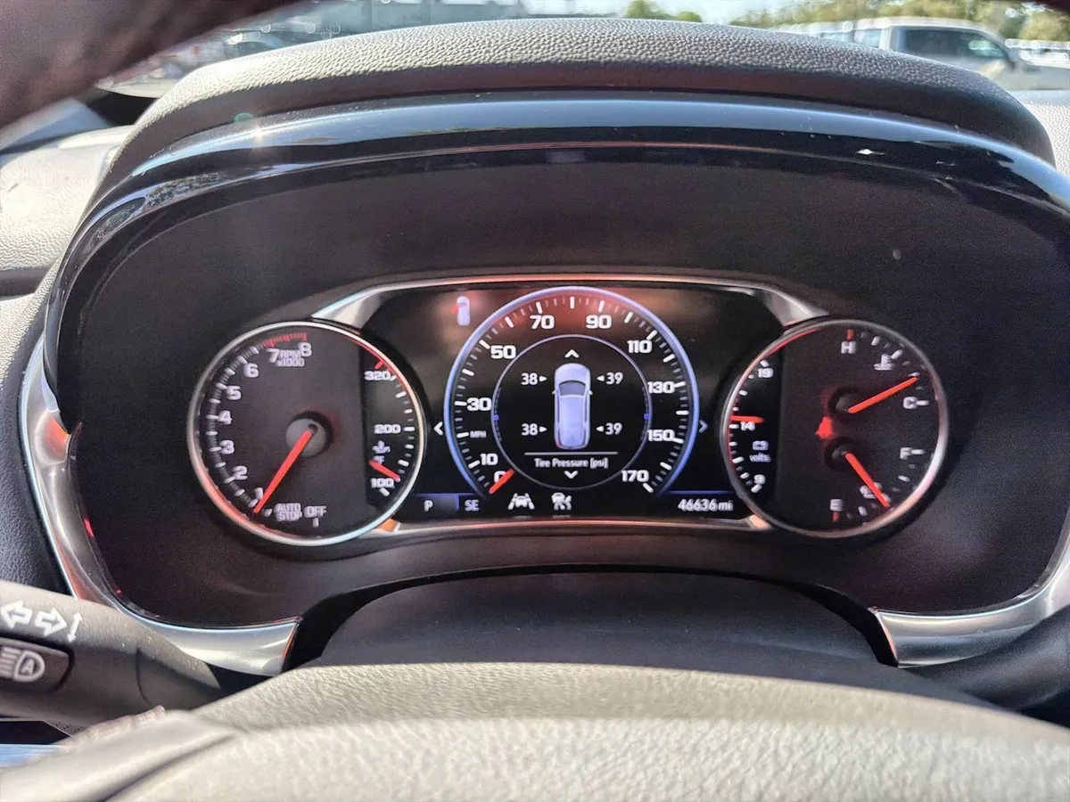 2023 Chevrolet Traverse Premier thumbnail 12