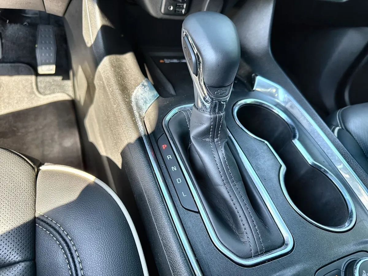 2023 Chevrolet Traverse Premier thumbnail 14