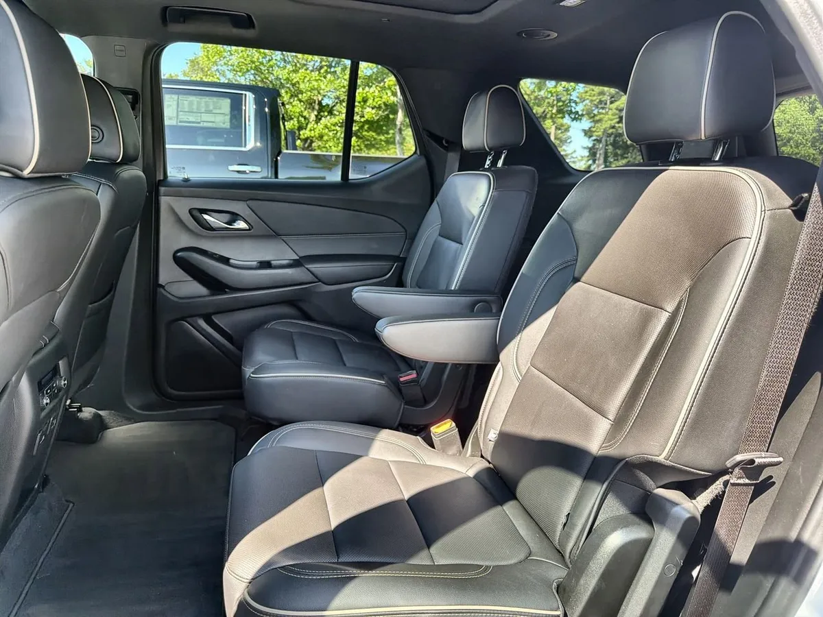 2023 Chevrolet Traverse Premier thumbnail 20