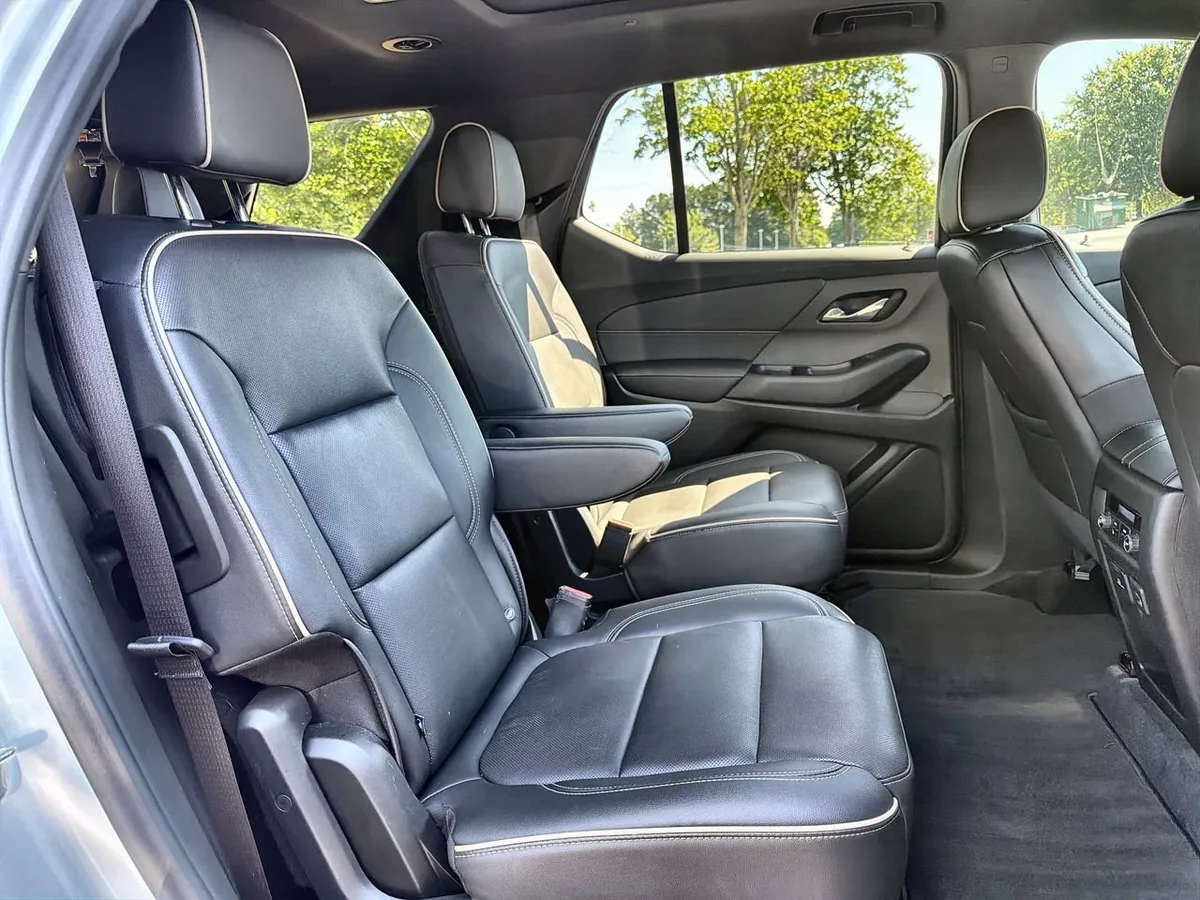 2023 Chevrolet Traverse Premier thumbnail 22