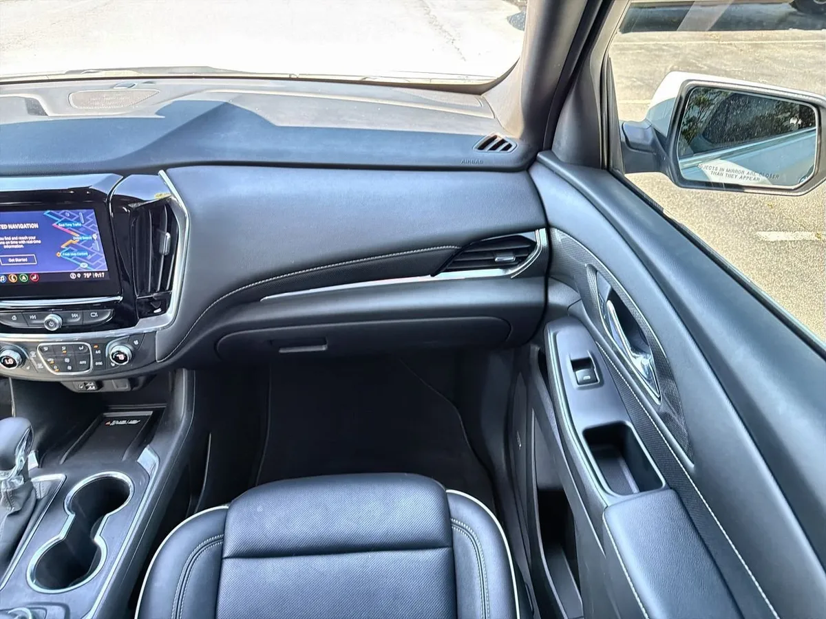 2023 Chevrolet Traverse Premier thumbnail 24