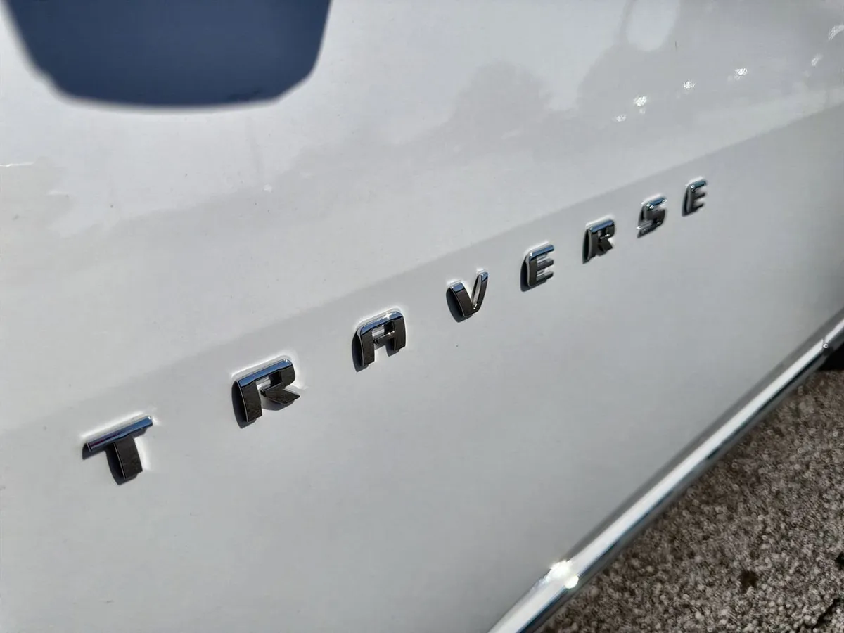 2023 Chevrolet Traverse Premier thumbnail 27