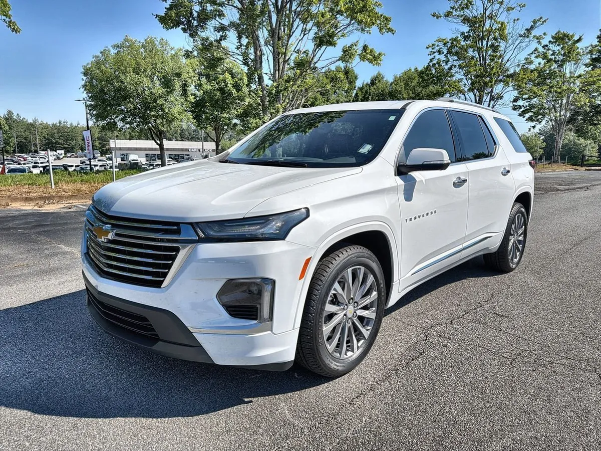 2023 Chevrolet Traverse Premier thumbnail 4