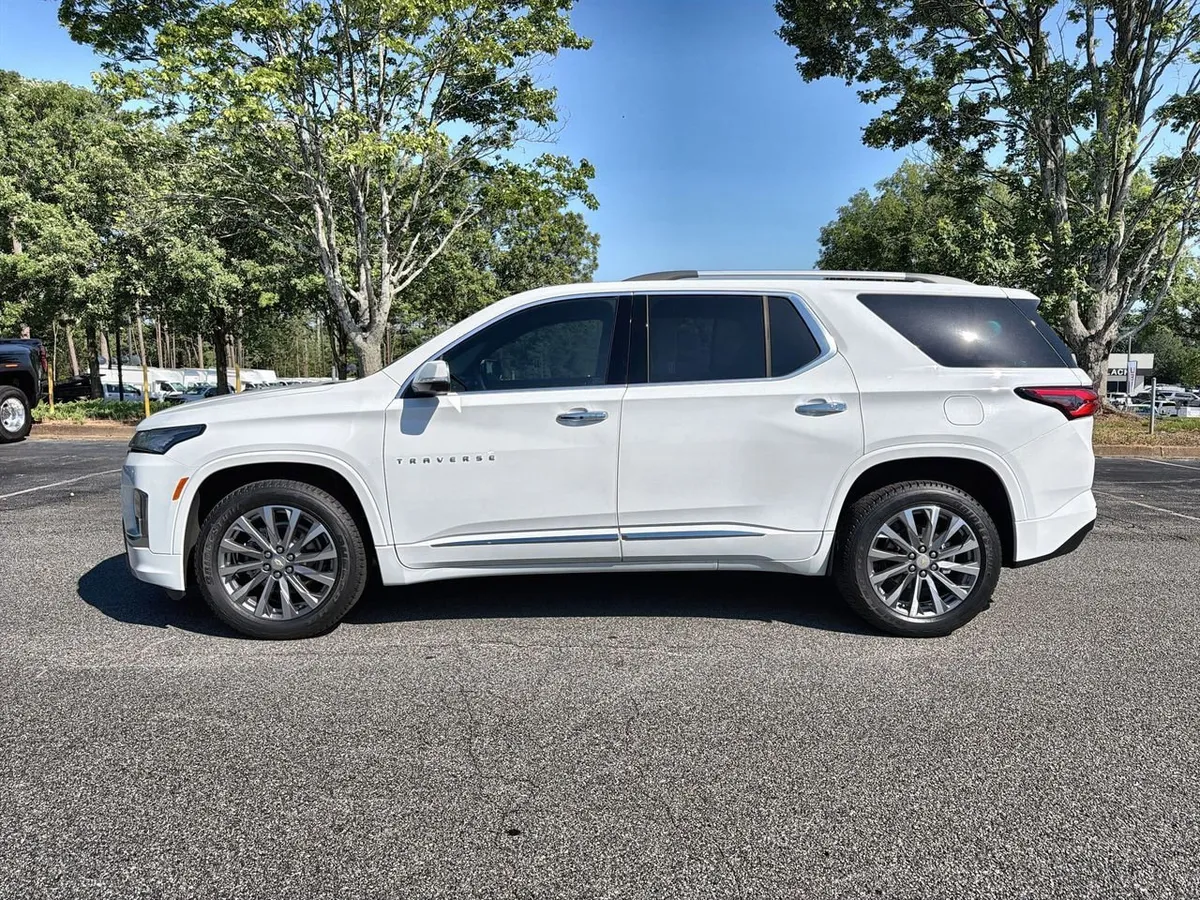 2023 Chevrolet Traverse Premier thumbnail 5