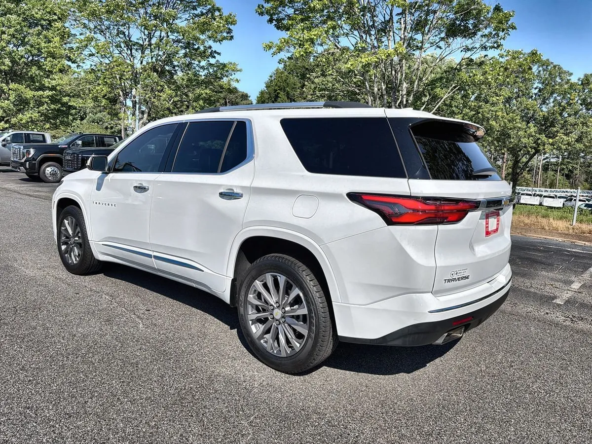 2023 Chevrolet Traverse Premier thumbnail 6